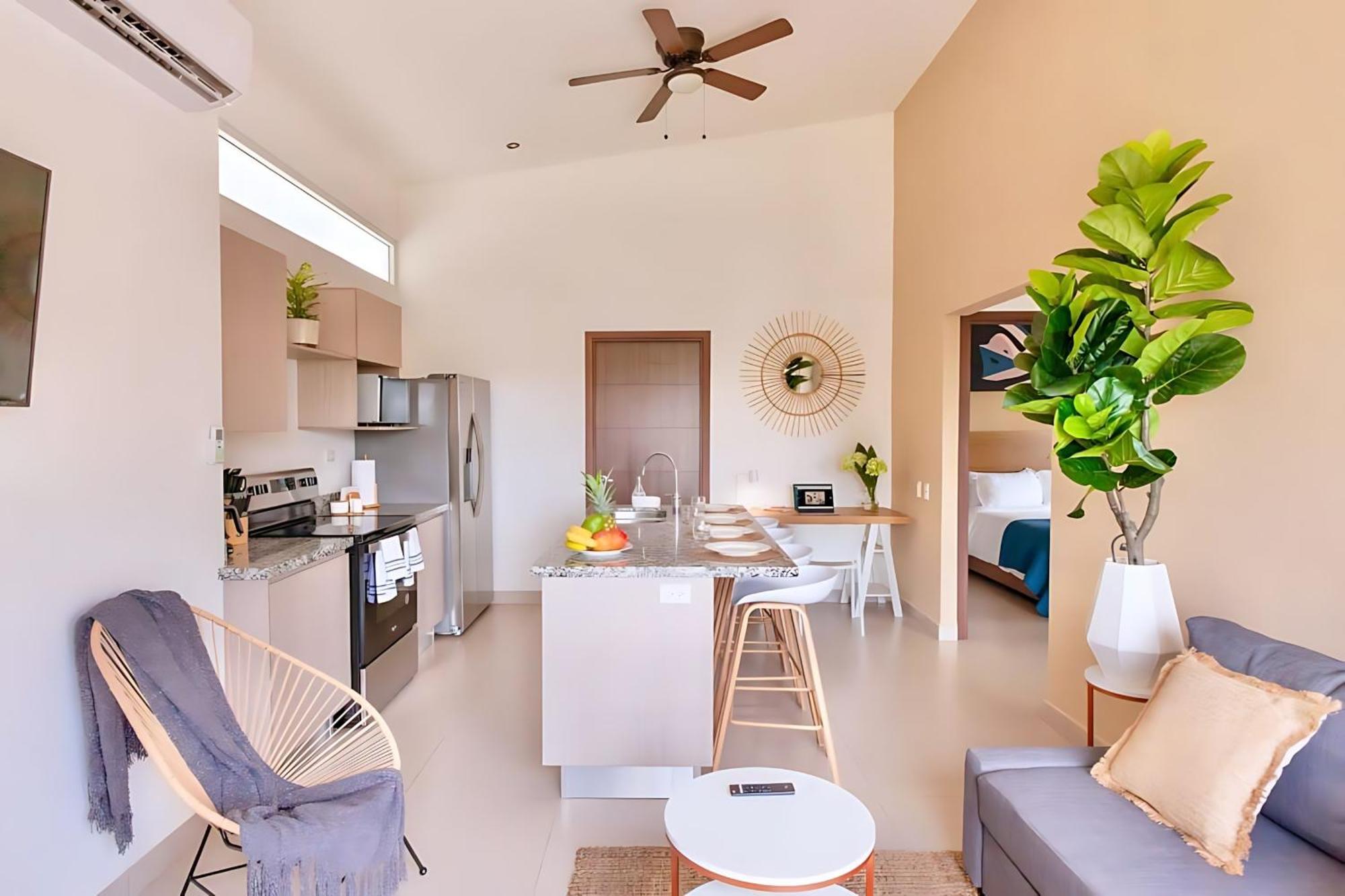 Modern 2Br Condo - Minutes From Jaco Beach - Prime Location Exterior photo